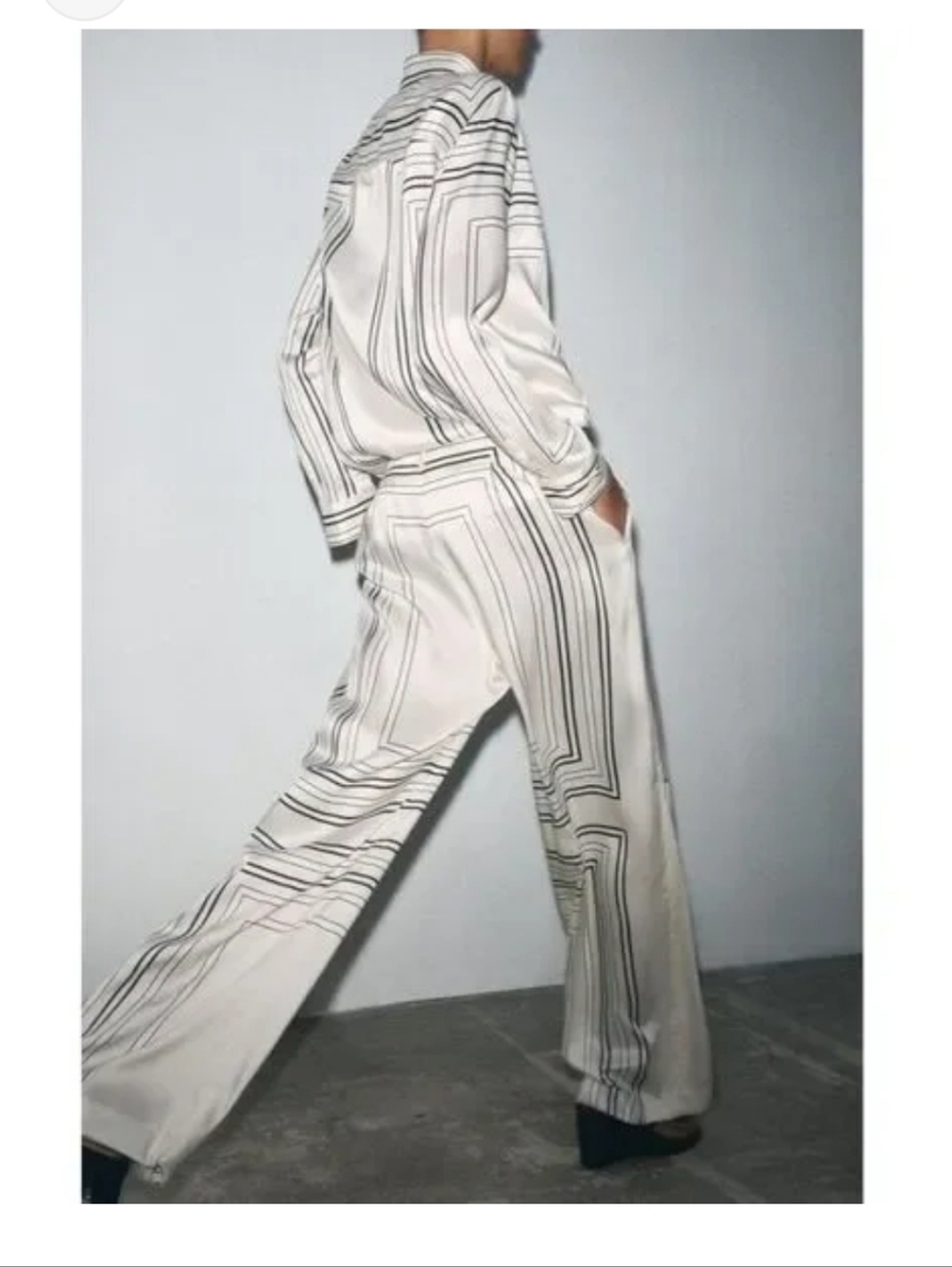 Zara Ivory Wide-Leg Pants with Black Geometric Lines - Picture 2 of 7